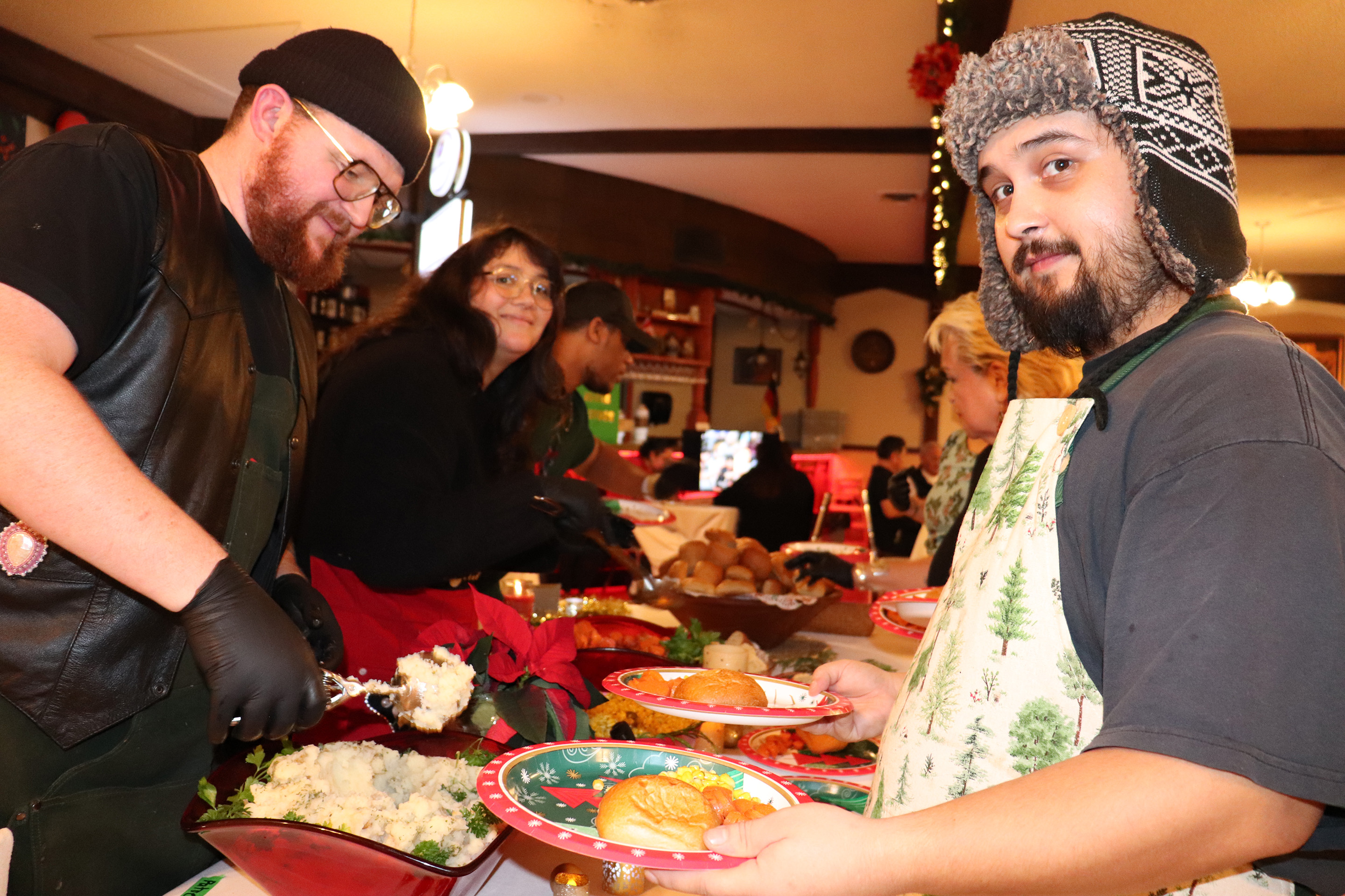 Urban Gathering brings holiday cheer to Victoria   