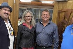 Canada’s Fisheries Minister Joyce Murray visited Vancouver Island this fall to meet First Nations representatives on the transition from ocean net pens. Pictured is Murray on Oct. 12th in Campbell River, Wei Wai Kum territory, with Dallas Smith of the Tlowitsis Nation to the left, Wei Wai Kum Chief Chris Roberts and We Wai Kai Chief Ronnie Chickite to the far right. (Submitted photo)