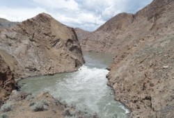 A rock slide near Lillooet jeopardizes returning Fraser River salmon. (DFO photo)