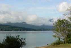 Sproat Lake had more than 212,000 visitors during its 2018-19 season. This figure increased to almost 255,000 for 2024-25. (Wikimedia Commons photo)