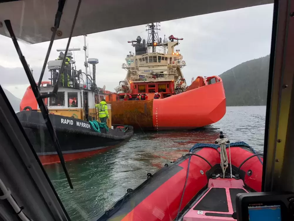 Atlantic Condor serves as an operations platform for ROV dives to the wreck. (Bligh Island Shipwreck Unified Command photo)