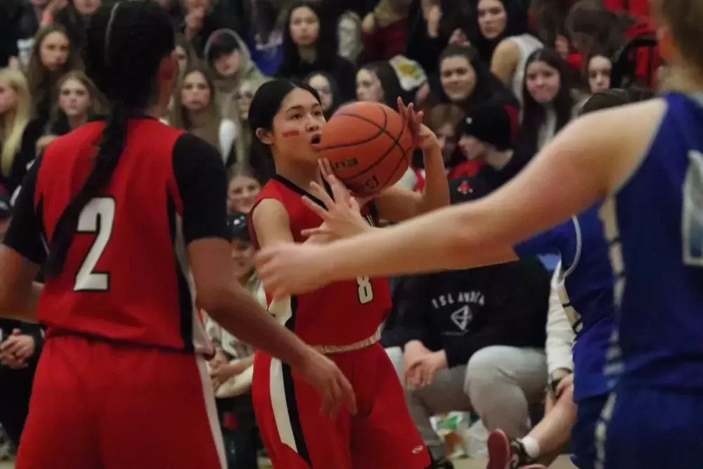 Brandi Lucas looks for an opening in a game against Belmont on Jan. 6.