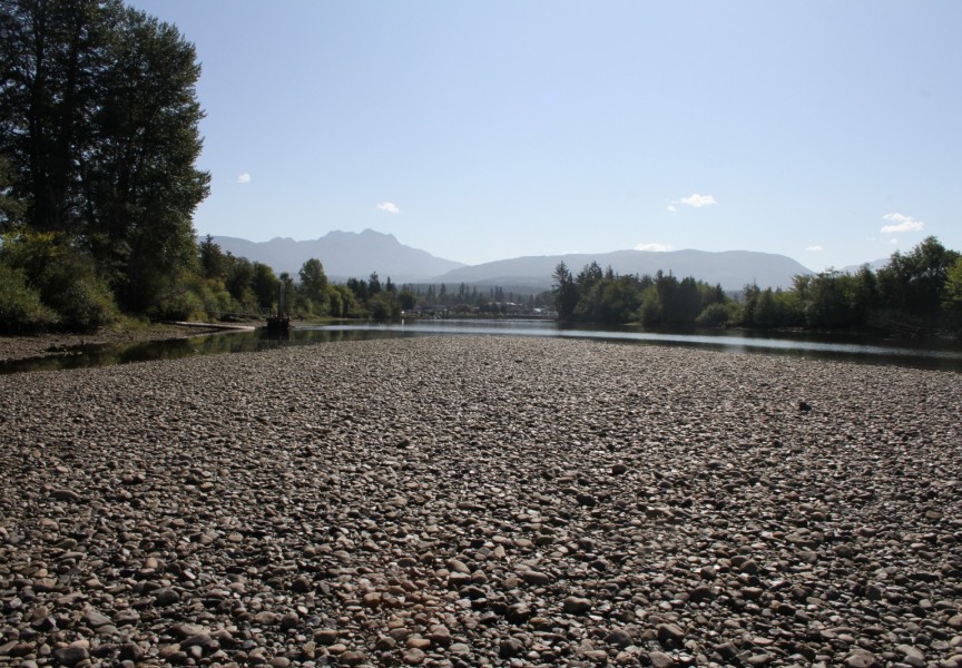 By mid August the Somass River could almost be walked across at low tide, an example of dry conditions seen throughout Vancouver Island. (Eric Plummer photo)