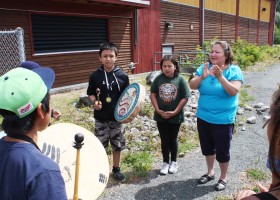 Haahuupayak sings